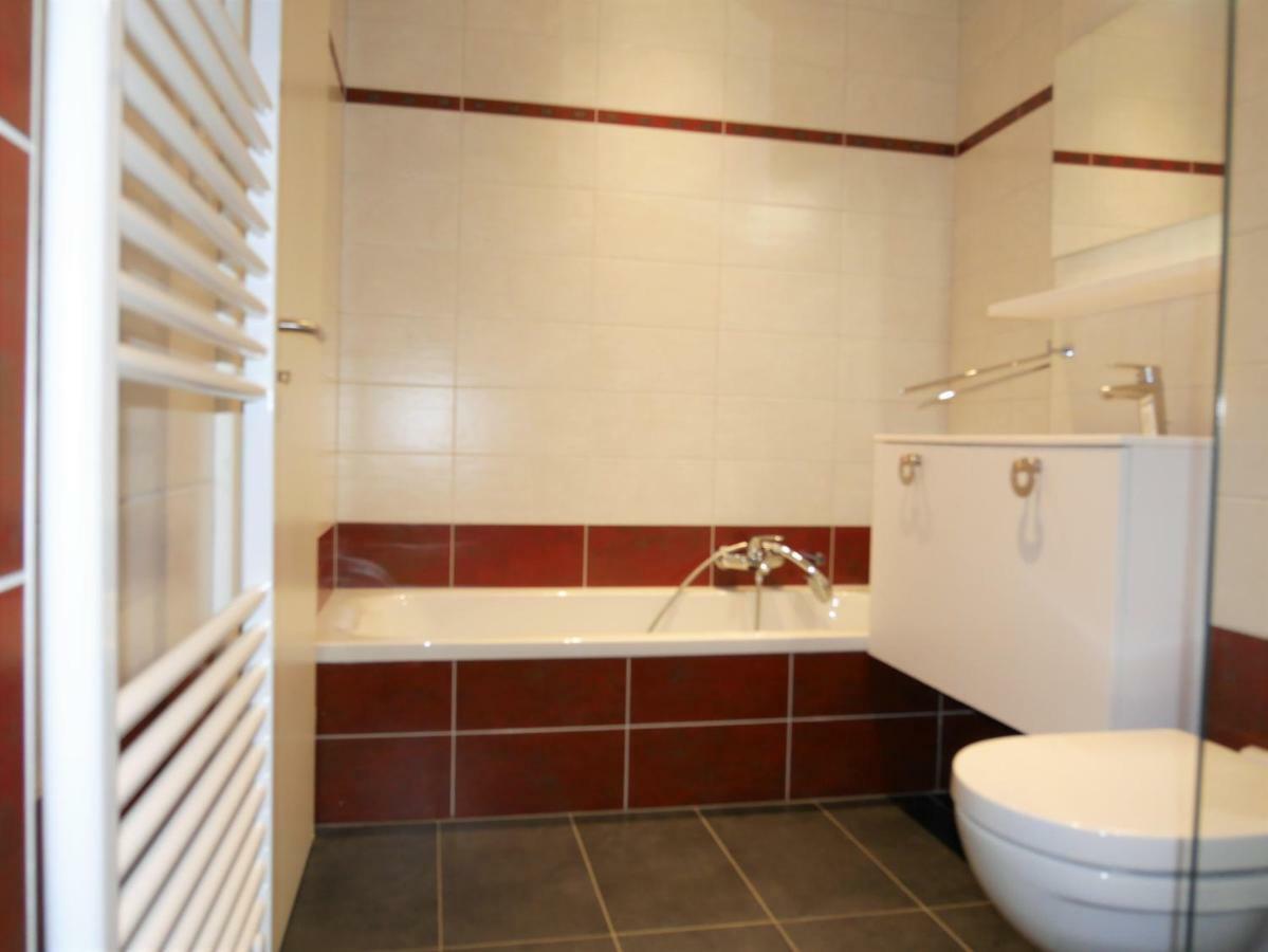 Les Gites De La Tour, Appartement "La Plaine" Сен-Иполит Екстериор снимка