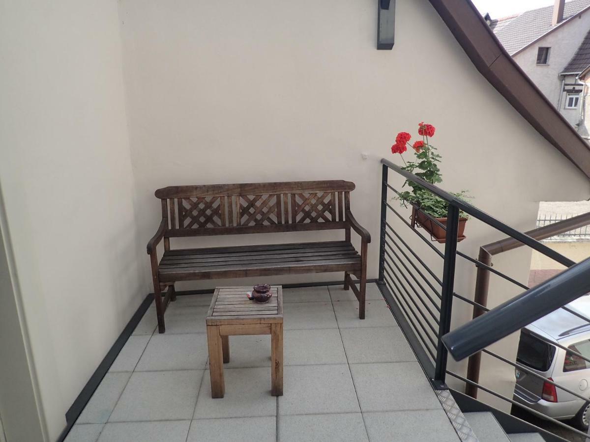 Les Gites De La Tour, Appartement "La Plaine" Сен-Иполит Екстериор снимка